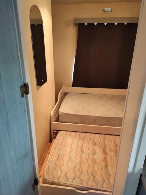 Mobil-Home Dans Un Beau Cadre A 15 Km Des Plages. Lunel (Herault) Exterior foto