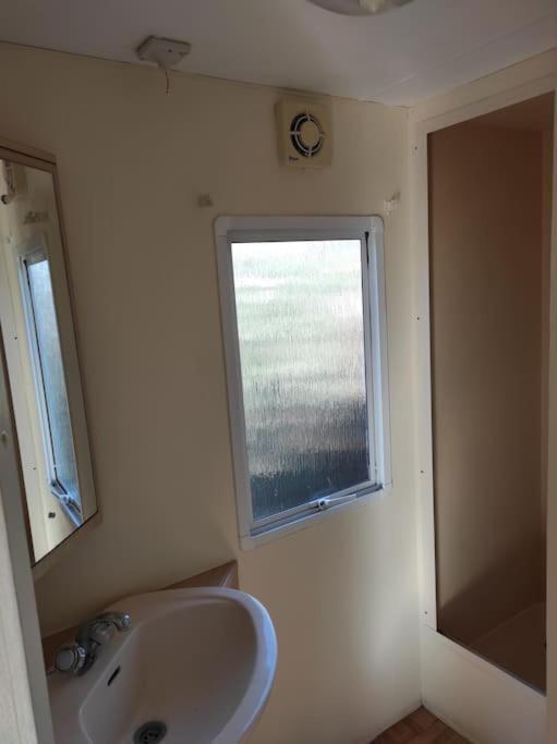 Mobil-Home Dans Un Beau Cadre A 15 Km Des Plages. Lunel (Herault) Exterior foto