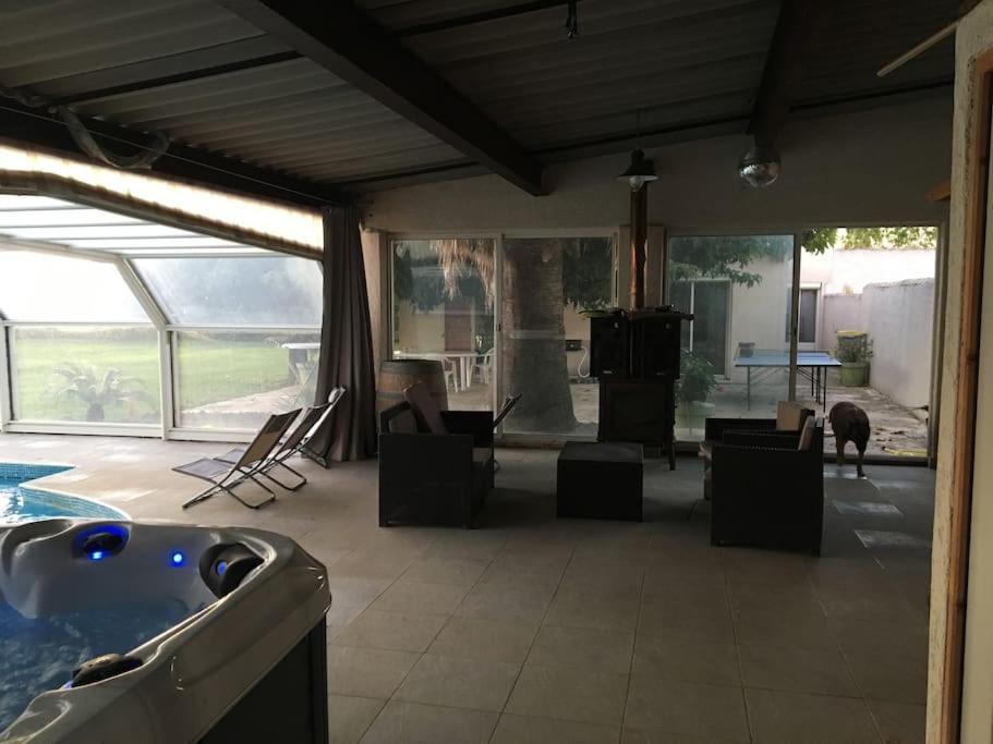 Mobil-Home Dans Un Beau Cadre A 15 Km Des Plages. Lunel (Herault) Exterior foto