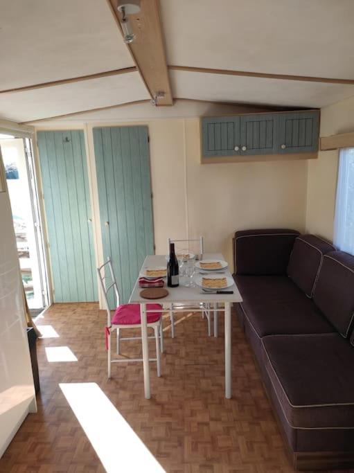 Mobil-Home Dans Un Beau Cadre A 15 Km Des Plages. Lunel (Herault) Exterior foto