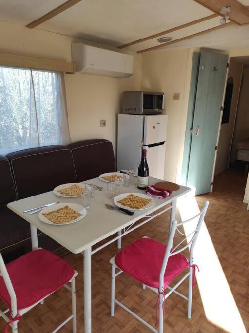 Mobil-Home Dans Un Beau Cadre A 15 Km Des Plages. Lunel (Herault) Exterior foto